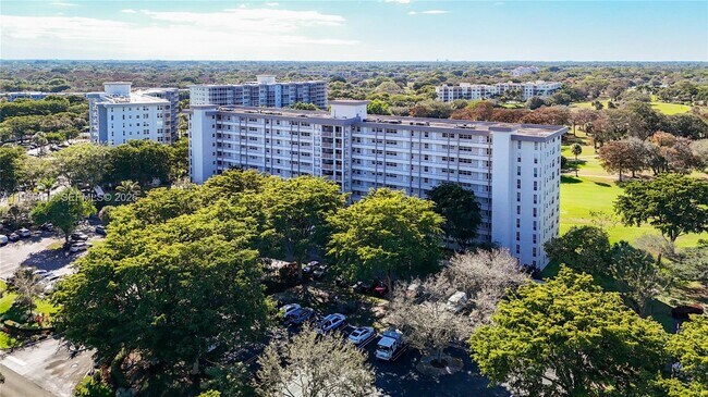 Foto del edificio - 605 Oaks Dr