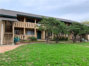 Building Photo - 10810 Newmont Rd