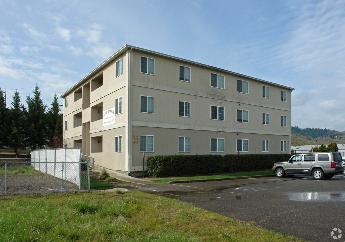 Building Photo - 3030 W Goedeck Ave