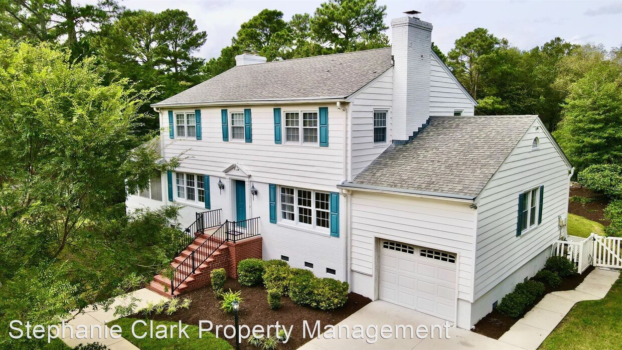 Primary Photo - 4 br, 2.5 bath House - 484 Goodspeed Road