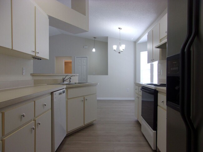 Foto del edificio - MOVE-IN SPECIAL!!