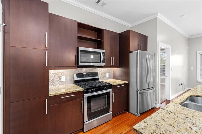 Foto del edificio - 870 Inman Vlg Pkwy NE