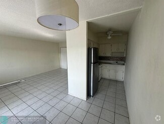 Building Photo - 1814 E Oakland Park Blvd