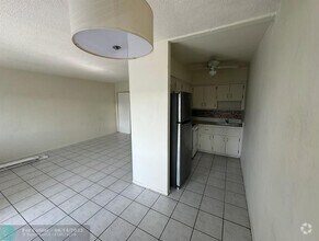 Building Photo - 1814 E Oakland Park Blvd