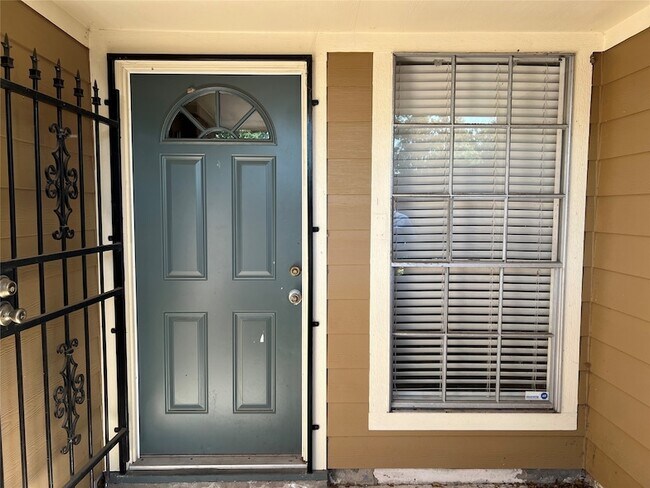 Building Photo - 6010 Hoover St