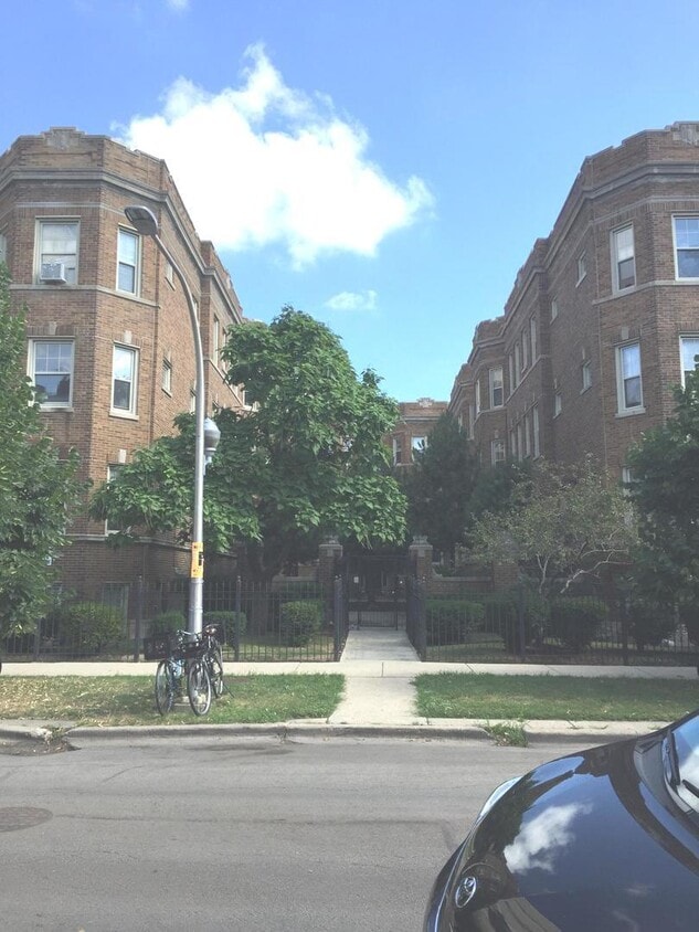 Primary Photo - 838 W Sunnyside Ave