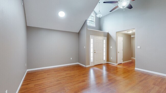 Foto del edificio - 3 Bedroom 2 Bathroom Home - Hope Creek Subdivision - Richmond Hill