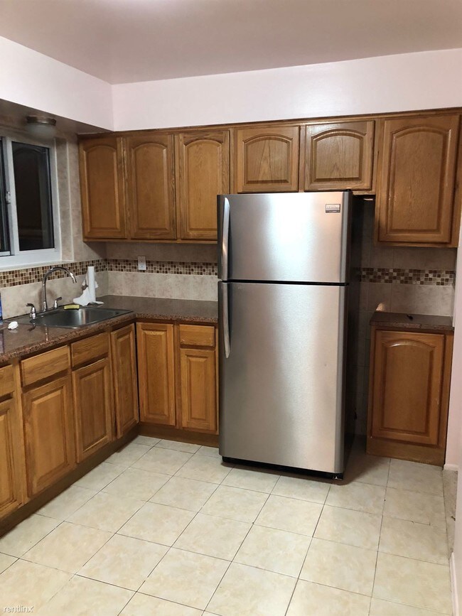 Building Photo - 3 br, 2 bath Apartment - 2341 37th St