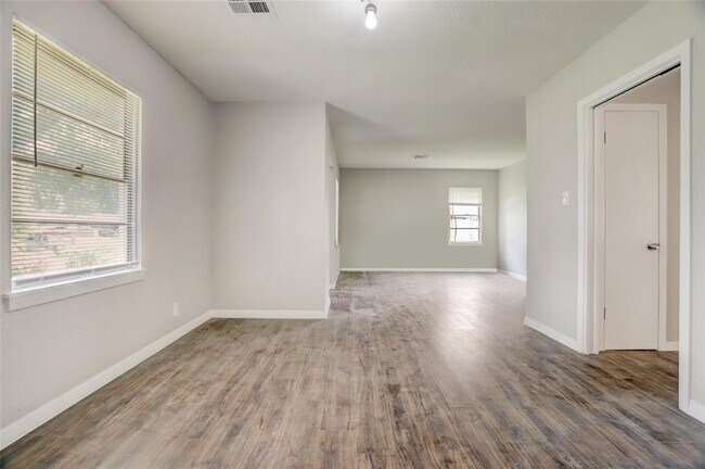Foto del edificio - 6306 Reed Rd