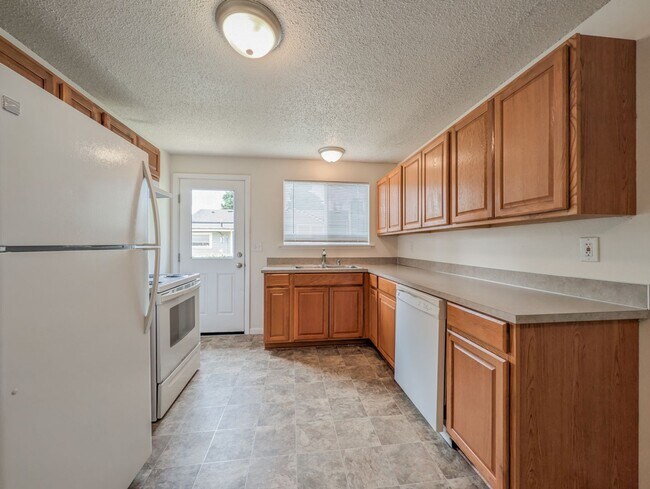 Photo - 15901 Manor Way Apartment