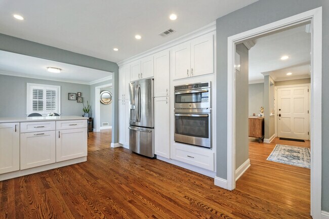 Foto del edificio - 221 Mamaroneck Rd
