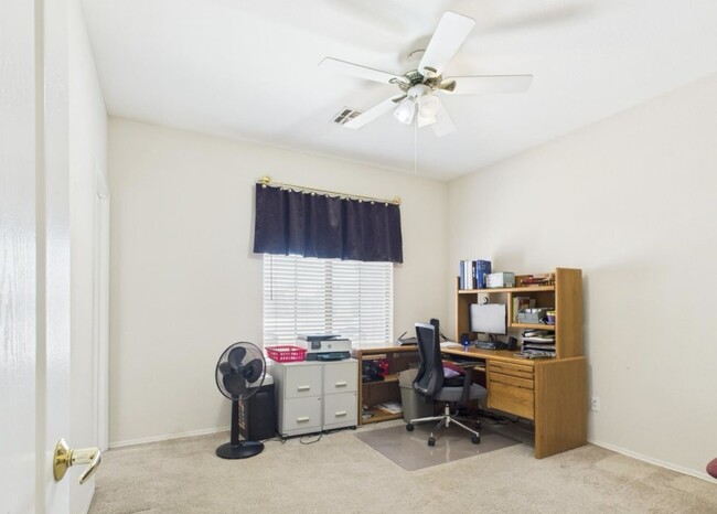 Foto del edificio - 1062 E Canyon Way