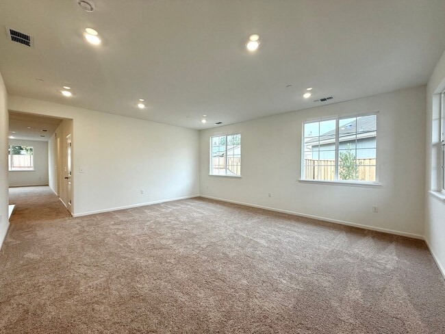 Building Photo - Brand New 4 Bedroom Home