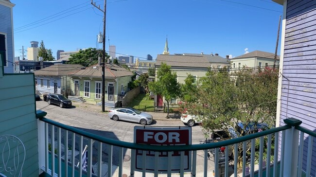 Private balcony - 1414 Thalia St