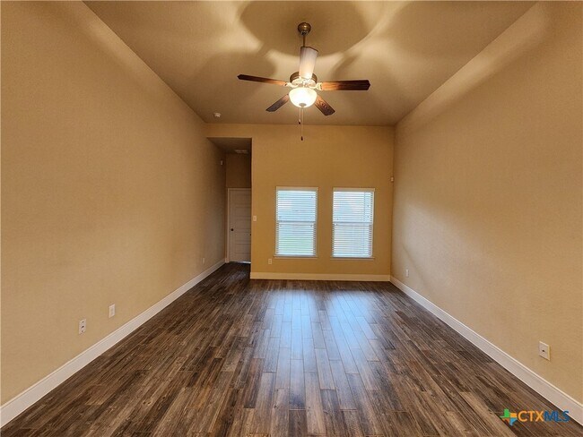 Building Photo - 1241 FM-306 E