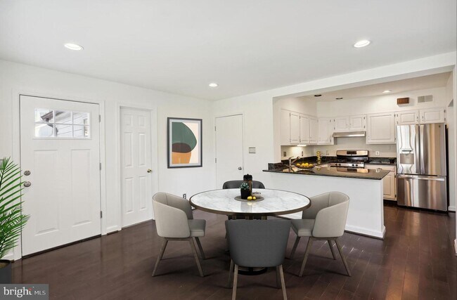 Foto del edificio - 5705 Maiden Ln