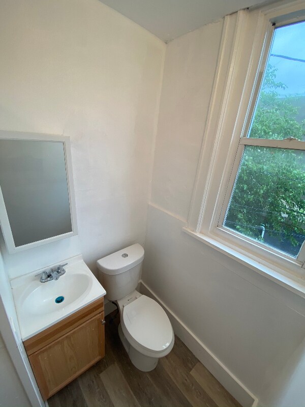 Foto del edificio - 438 W Turner St