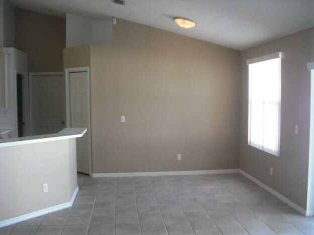 Building Photo - 9810 La Rita Pl