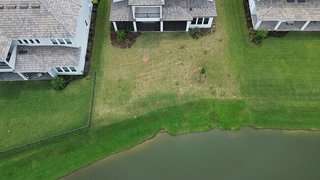 Foto del edificio - 34109 Tributary Ct