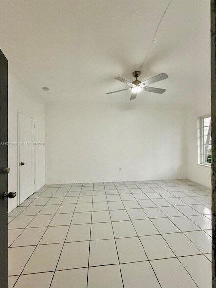 Foto del edificio - 610 12th St