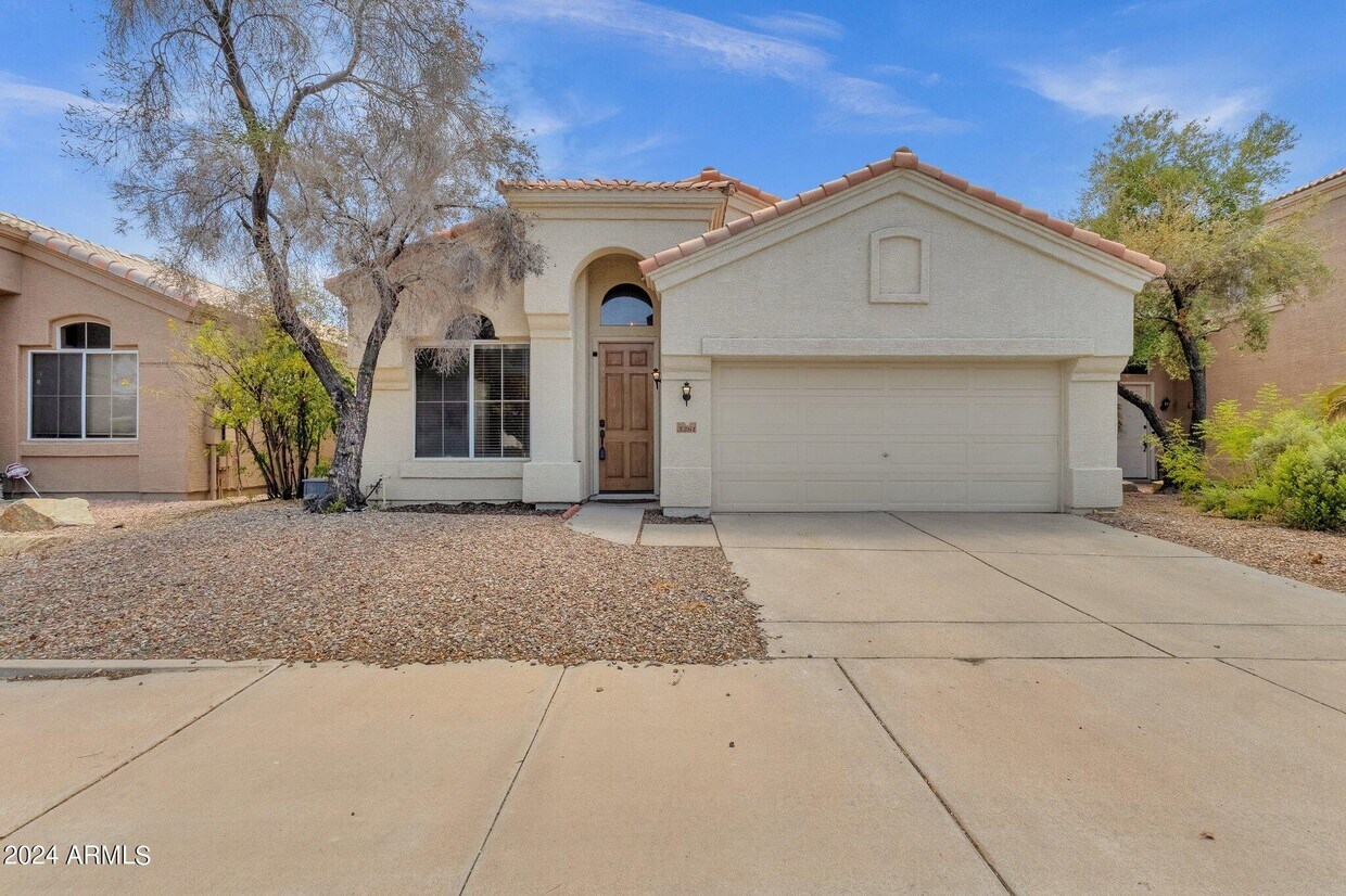Primary Photo - 3261 W Ross Dr