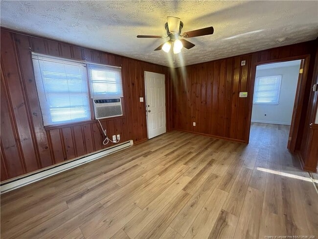 Building Photo - 1725 Cumberland Dr