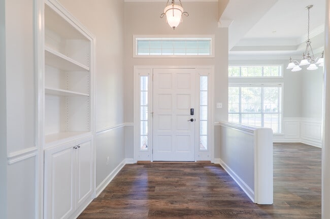 Foto del edificio - 4246 Netherfield Ln