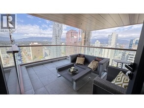 Building Photo - 1408 Robson St