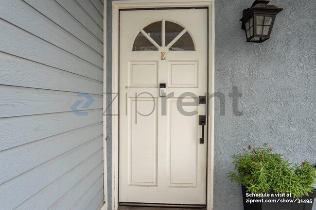 Foto del edificio - 17038 Downey Ave