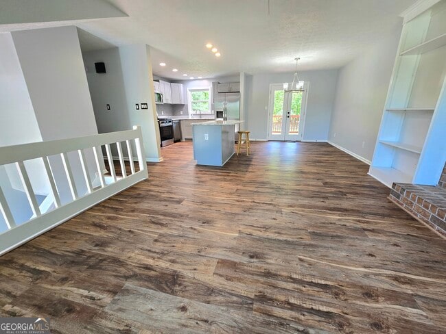 Building Photo - 175 Beacon Dr
