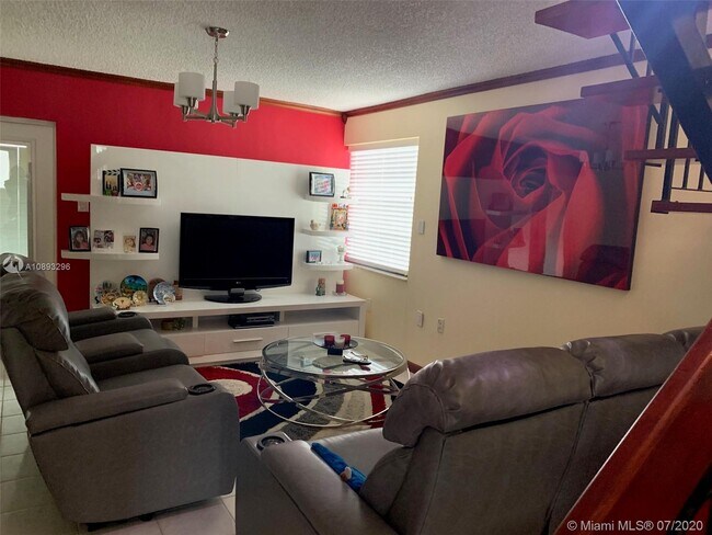 Building Photo - 1071 SW 124th Ct 1-1 Miami Fl 33184