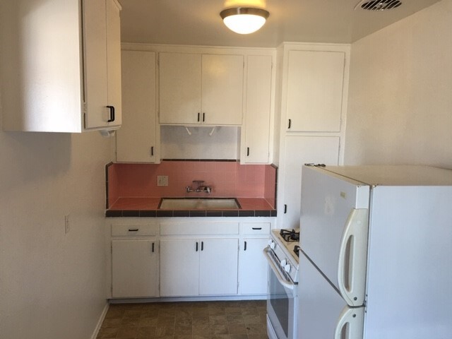 Building Photo - 3728 Ingraham St
