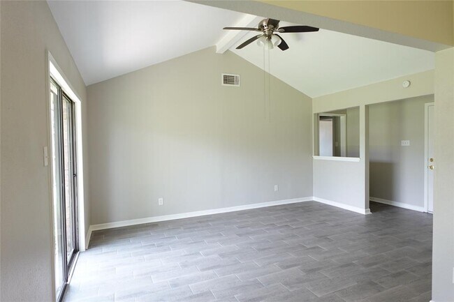Foto del edificio - 7215 Haverton Dr