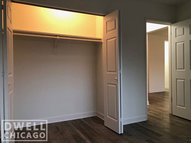 Foto del edificio - 6320 N Kenmore Ave