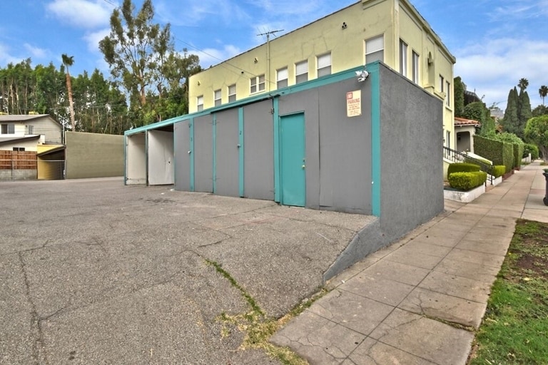 Foto del edificio - 1301-1307 1/2 N Stanley Ave