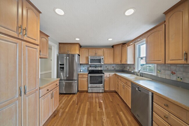 Building Photo - 15 Skyview Ln