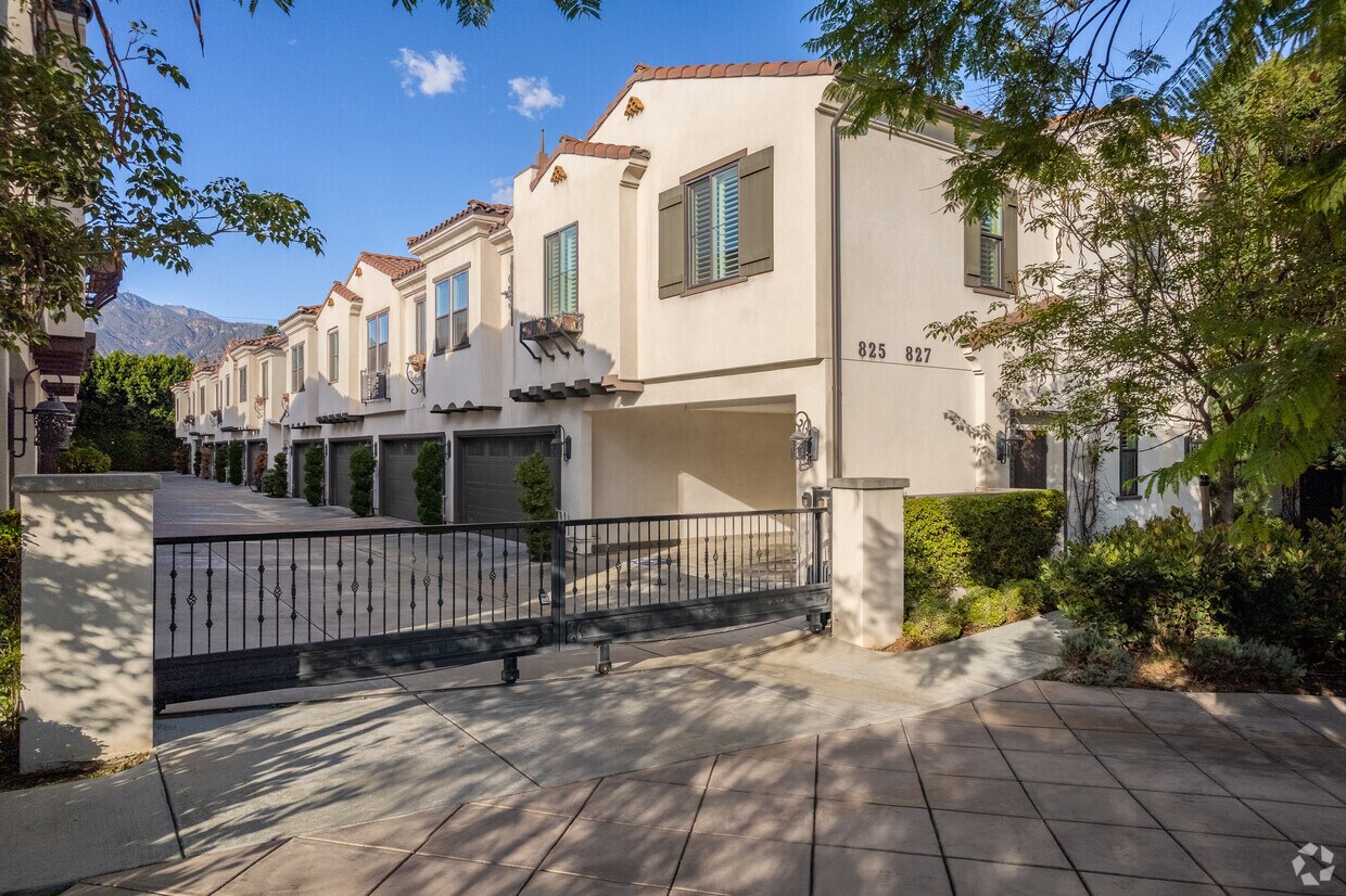 Primary Photo - 825-831 Arcadia Ave