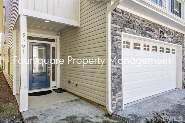 Building Photo - 5501 Nur Ln