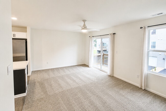Building Photo - 2241 Sassafras Wy