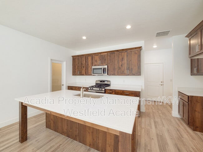 Building Photo - 994 S 200 E - 111