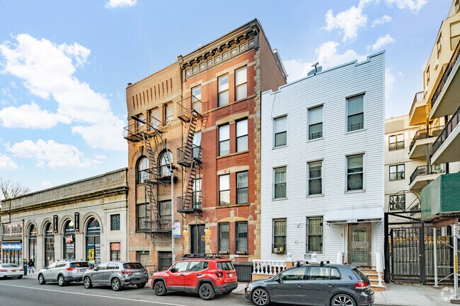 Building Photo - 225 15th St