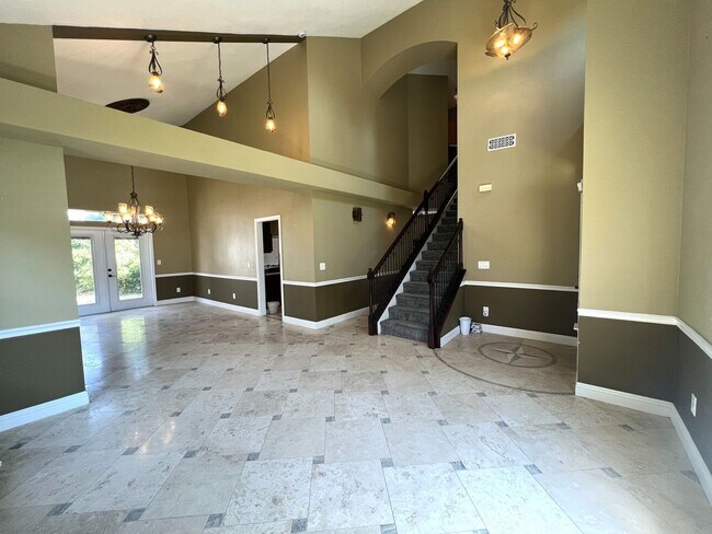 Foto del edificio - Spacious 4bd/3ba Galt House!