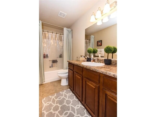 Building Photo - Great 3 Bedroom home in Fayetteville! Conv...