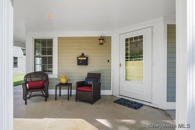 Foto del edificio - Charming Three Bedroom Home!