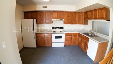 Building Photo - 1320 Daleview Dr