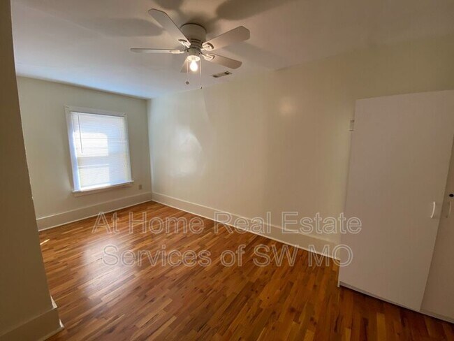 Foto del edificio - 1628 N Benton Ave