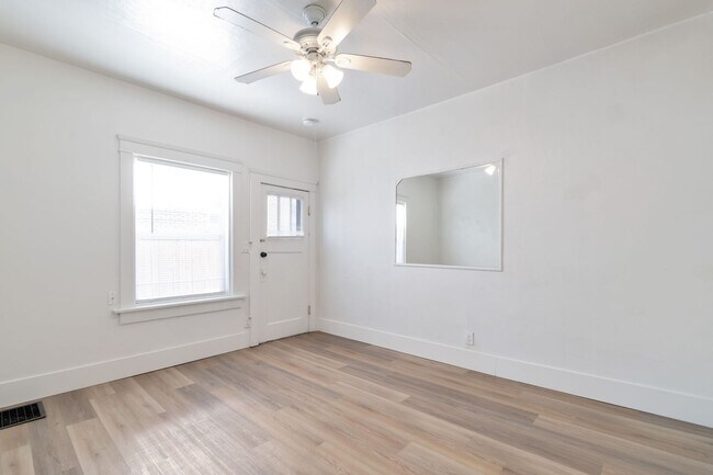 Foto del edificio - Eccles-Triplex