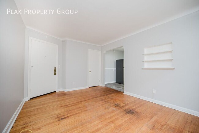 Foto del edificio - 5828 Ridge Ave