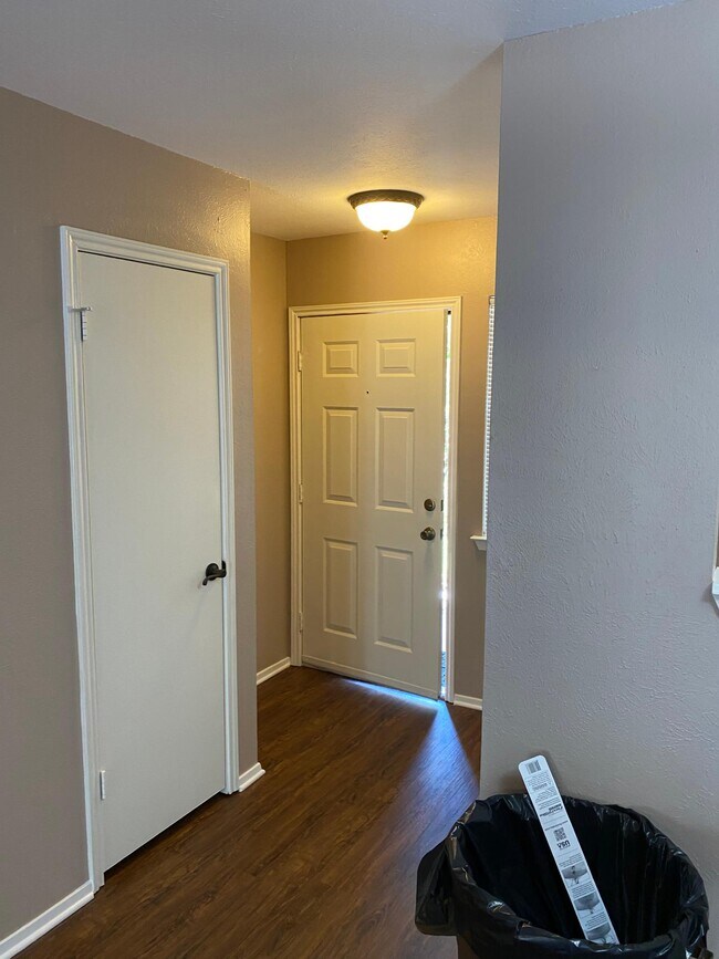 Foto del edificio - 2800 Longmire Dr