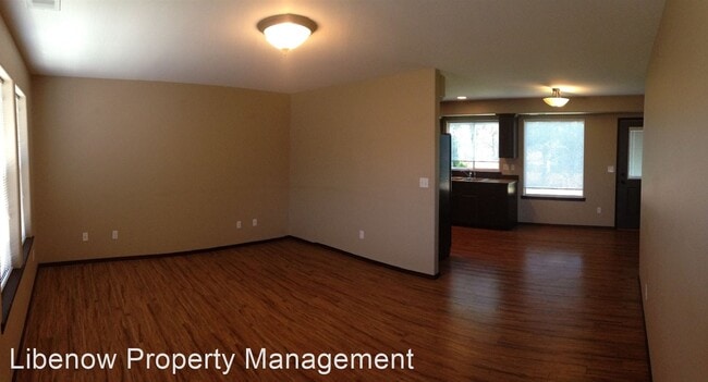 Building Photo - 3 br, 2.5 bath Apartment - 2100 N Chestnut St